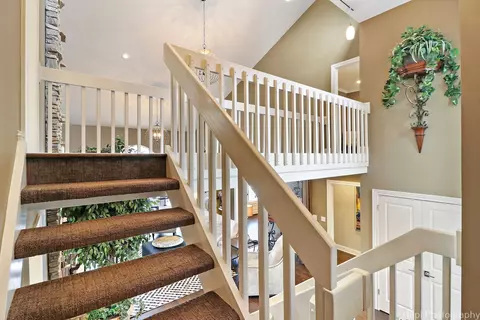 Entry Way - 207 S Emerald Dr, Mchenry, IL 60051 photo 3 of 4