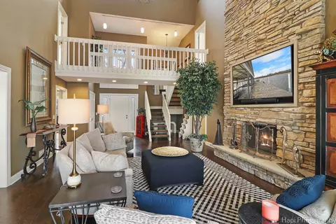 Living - 207 S Emerald Dr, Mchenry, IL 60051 photo 1 of 10