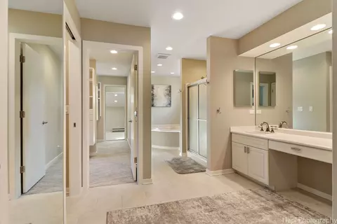 Bath - 207 S Emerald Dr, Mchenry, IL 60051 photo 3 of 6