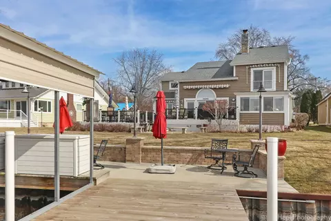 View/Area - 207 S Emerald Dr, Mchenry, IL 60051 photo 5 of 11
