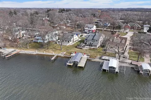 View/Area - 207 S Emerald Dr, Mchenry, IL 60051 photo 9 of 11