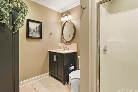 Bath - 207 S Emerald Dr, Mchenry, IL 60051 photo 2 of 6