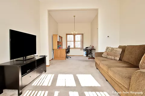 Living - 3606 Geneva Pl, Mchenry, IL 60050 photo 4 of 9