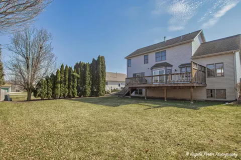 Exterior - 3606 Geneva Pl, Mchenry, IL 60050 photo 3 of 9