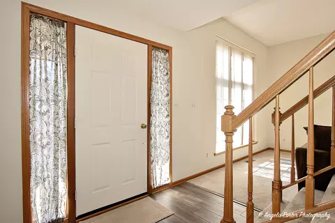Entry Way - 3606 Geneva Pl, Mchenry, IL 60050 photo 1 of 2