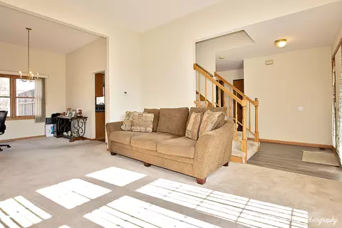 Living - 3606 Geneva Pl, Mchenry, IL 60050 photo 1 of 9
