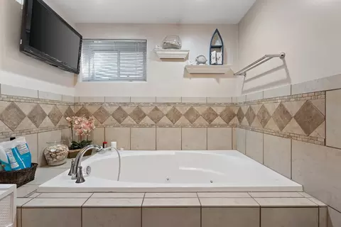 Bath - 4526 W Jonquil Ln, Monee, IL 60449 photo 4 of 4