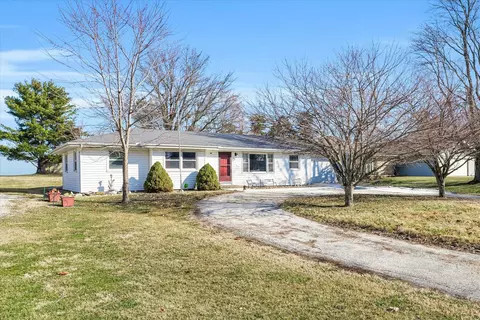 420 North St, Weldon, IL 61882