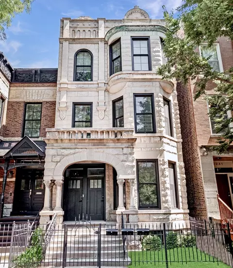 2243 N Seminary Ave, Chicago, IL 60614