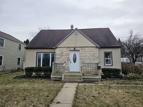523 W Prairie St, Marengo, IL 60152