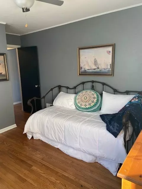 Bedroom - 526 W Madison Ave, Wheaton, IL 60187 photo 3 of 7