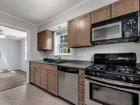 Kitchen - 526 W Madison Ave, Wheaton, IL 60187 photo 1 of 2