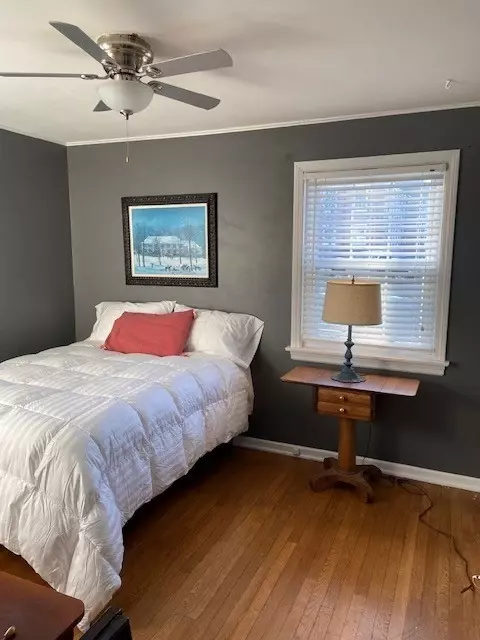 Bedroom - 526 W Madison Ave, Wheaton, IL 60187 photo 6 of 7