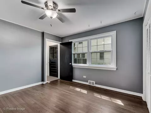 Bedroom - 526 W Madison Ave, Wheaton, IL 60187 photo 1 of 7