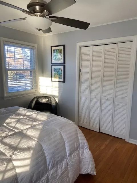 Bedroom - 526 W Madison Ave, Wheaton, IL 60187 photo 5 of 7
