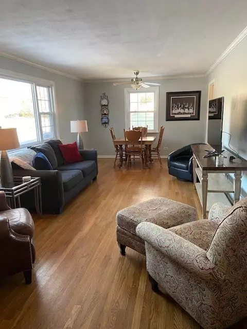 Living - 526 W Madison Ave, Wheaton, IL 60187 photo 1 of 2