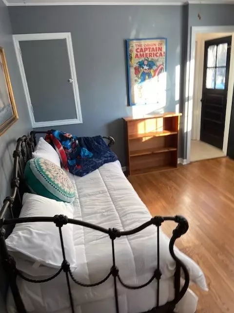 Bedroom - 526 W Madison Ave, Wheaton, IL 60187 photo 2 of 7