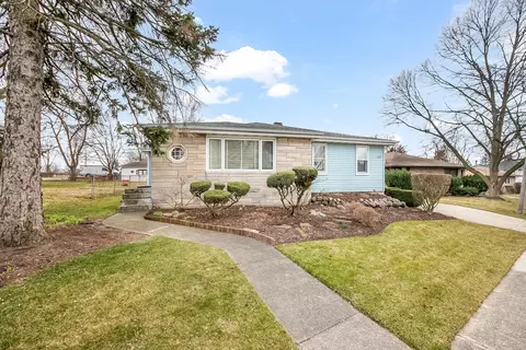 229 E Division St, Lockport, IL 60441