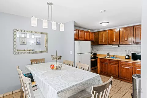 Dining - 2502 Algonquin Rd #1, Rolling Meadows, IL 60008 photo 1 of 2