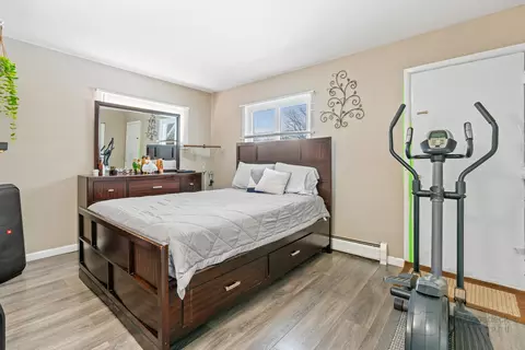 Bedroom - 2502 Algonquin Rd #1, Rolling Meadows, IL 60008 photo 1 of 2