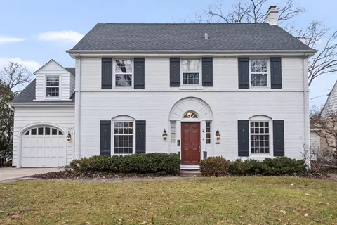 377 Delta Rd, Highland Park, IL 60035