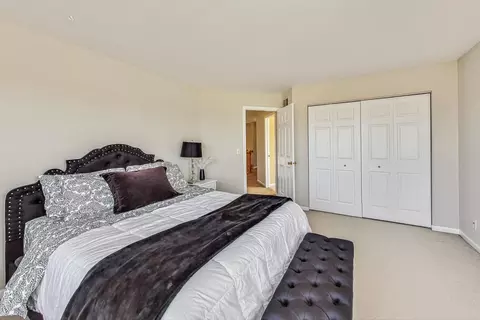 Bedroom - 1474 Anvil Ct, Bartlett, IL 60103 photo 9 of 15