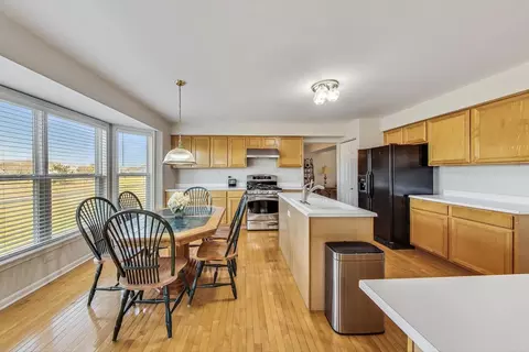 Kitchen - 1474 Anvil Ct, Bartlett, IL 60103 photo 1 of 2