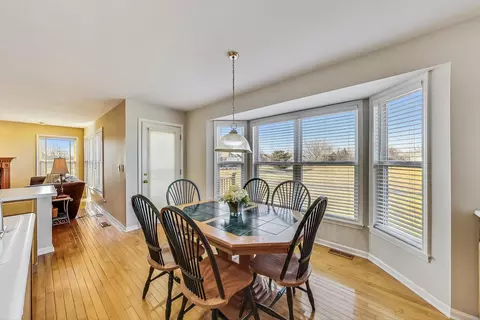 Dining - 1474 Anvil Ct, Bartlett, IL 60103 photo 5 of 5