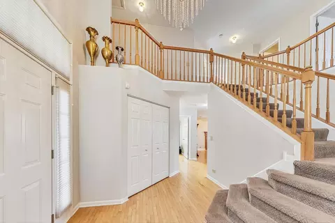 Entry Way - 1474 Anvil Ct, Bartlett, IL 60103 photo 2 of 4