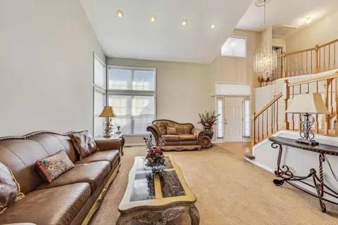 Living - 1474 Anvil Ct, Bartlett, IL 60103 photo 3 of 6