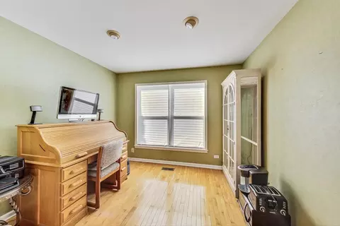 Bedroom - 1474 Anvil Ct, Bartlett, IL 60103 photo 2 of 15