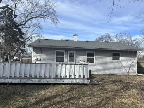 2403 Manor Ln, Mchenry, IL 60051 photo 2