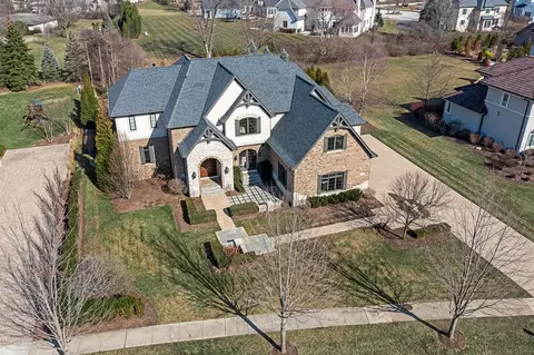 11910 Crosscreek Ct, Burr Ridge, IL 60527