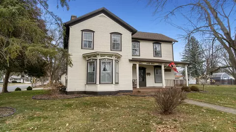 314 W Main St, Mount Morris, IL 61054