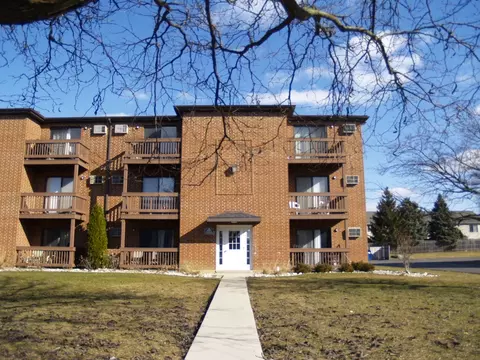 1031 Spruce St #3B, Glendale Heights, IL 60139