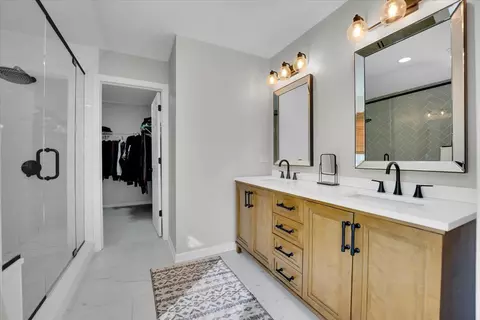 Bath - 1903 Heather Ln, Johnsburg, IL 60051 photo 1 of 4