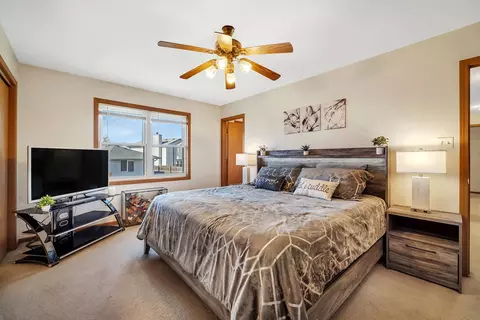 Bedroom - 2011 Great Falls Dr, Plainfield, IL 60586 photo 2 of 5