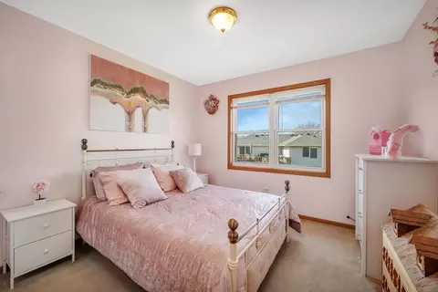 Bedroom - 2011 Great Falls Dr, Plainfield, IL 60586 photo 5 of 5