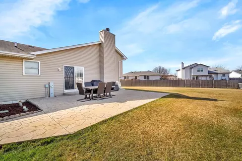 Exterior - 2011 Great Falls Dr, Plainfield, IL 60586 photo 7 of 7