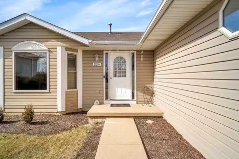 Entry Way - 2011 Great Falls Dr, Plainfield, IL 60586 photo 1 of 2