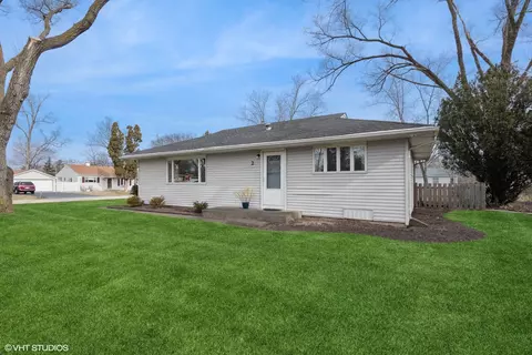 2 Craig Ter, Lake Zurich, IL 60047