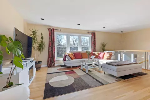 Living - 4125 Mason Dr, Hoffman Estates, IL 60192 photo 2 of 2