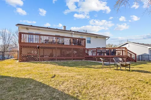 Exterior - 4125 Mason Dr, Hoffman Estates, IL 60192 photo 3 of 6