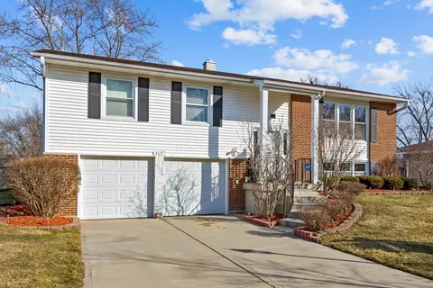 4125 Mason Dr, Hoffman Estates, IL 60192