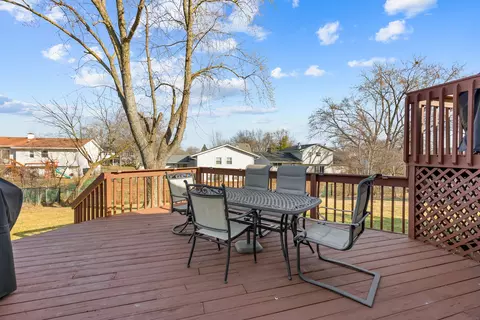 Exterior - 4125 Mason Dr, Hoffman Estates, IL 60192 photo 5 of 6