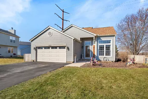 Exterior - 2225 Willow Lakes Dr, Plainfield, IL 60586 photo 2 of 7