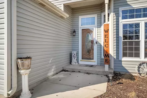 Exterior - 2225 Willow Lakes Dr, Plainfield, IL 60586 photo 3 of 7