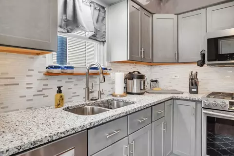 Kitchen - 2225 Willow Lakes Dr, Plainfield, IL 60586 photo 4 of 5