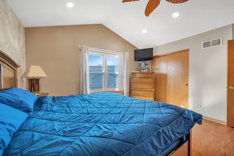 Bedroom - 2225 Willow Lakes Dr, Plainfield, IL 60586 photo 2 of 4