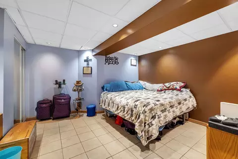 Living - 2225 Willow Lakes Dr, Plainfield, IL 60586 photo 2 of 2